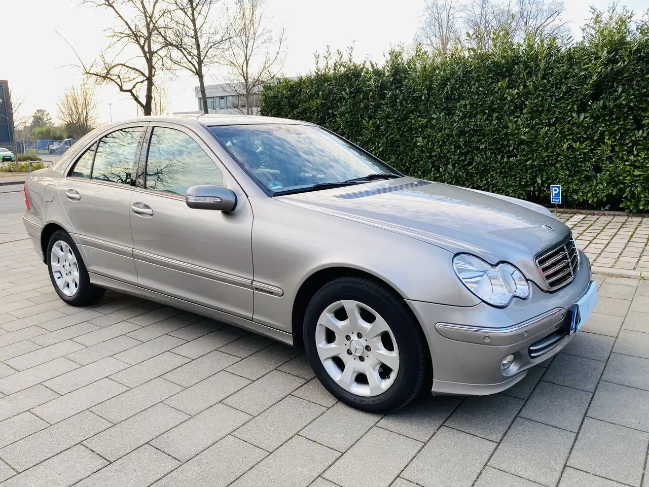 Mercedes-Benz C 240