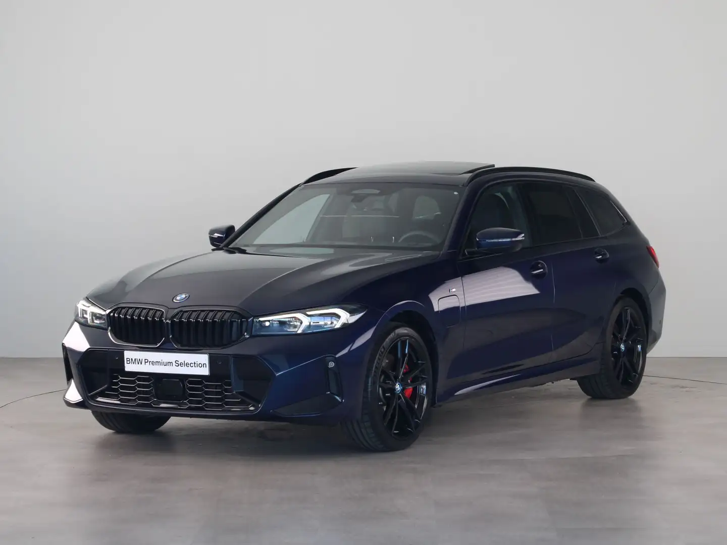 BMW 330 3 Serie Touring 330e xDrive Bleu - 1