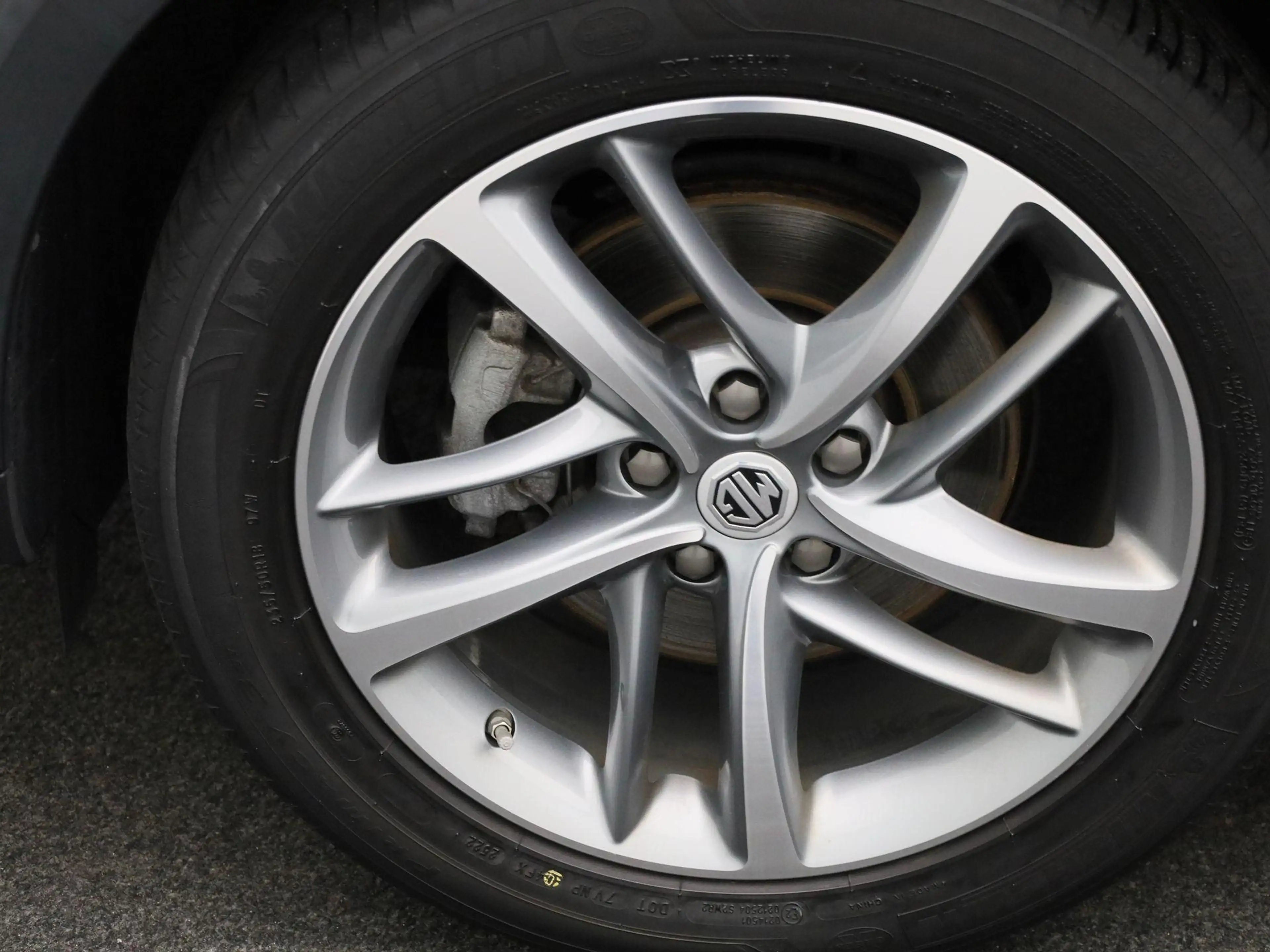 MG EHS 1.5 TGDI Luxury — photo 14
