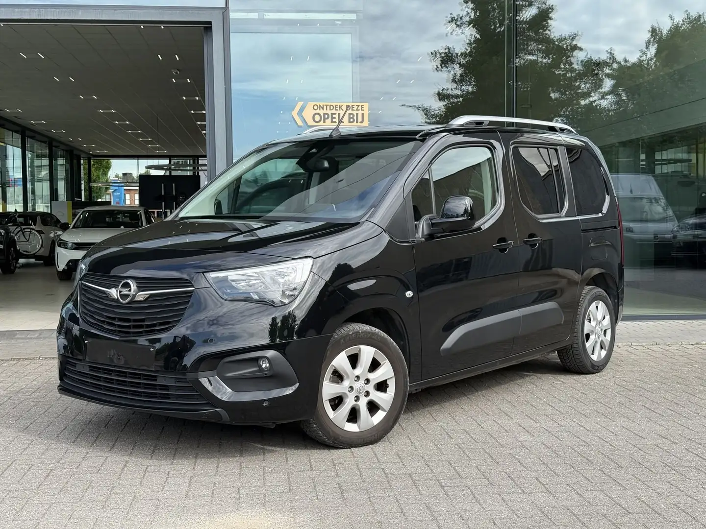 Opel Combo Life Edition 1.2T Automaat *Navi*Camera*Trekhaak* Negro - 1