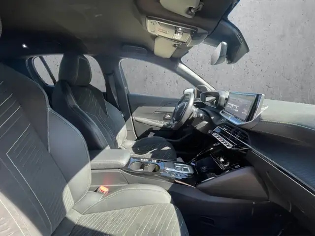 Peugeot 208 view 13