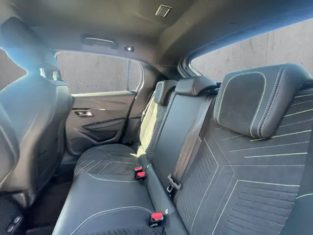 Peugeot 208 view 8