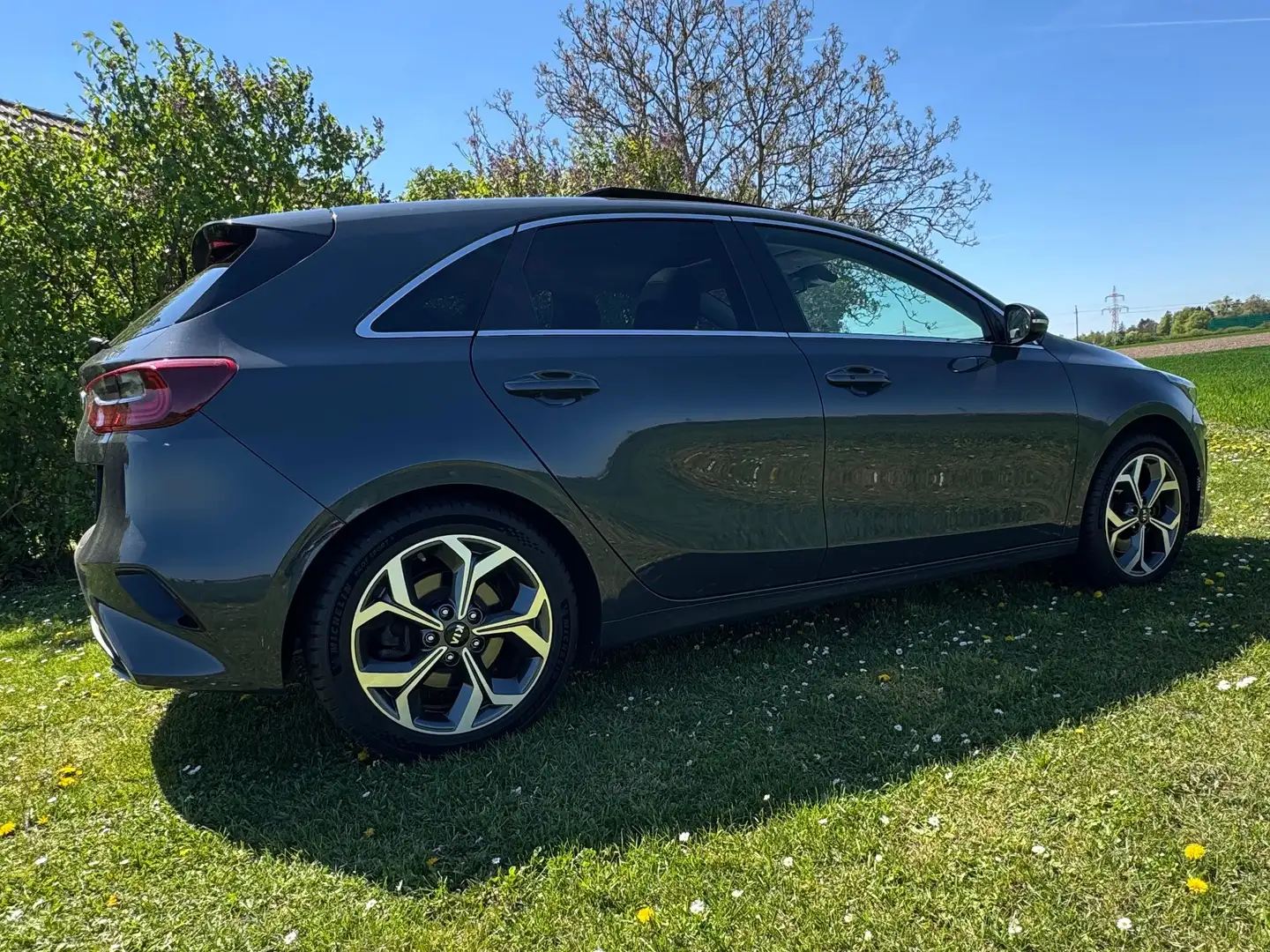 Kia Ceed / cee'd RARITÄT Ceed Platin 1,4 TGDI mit Vollausstatung Grau - 2
