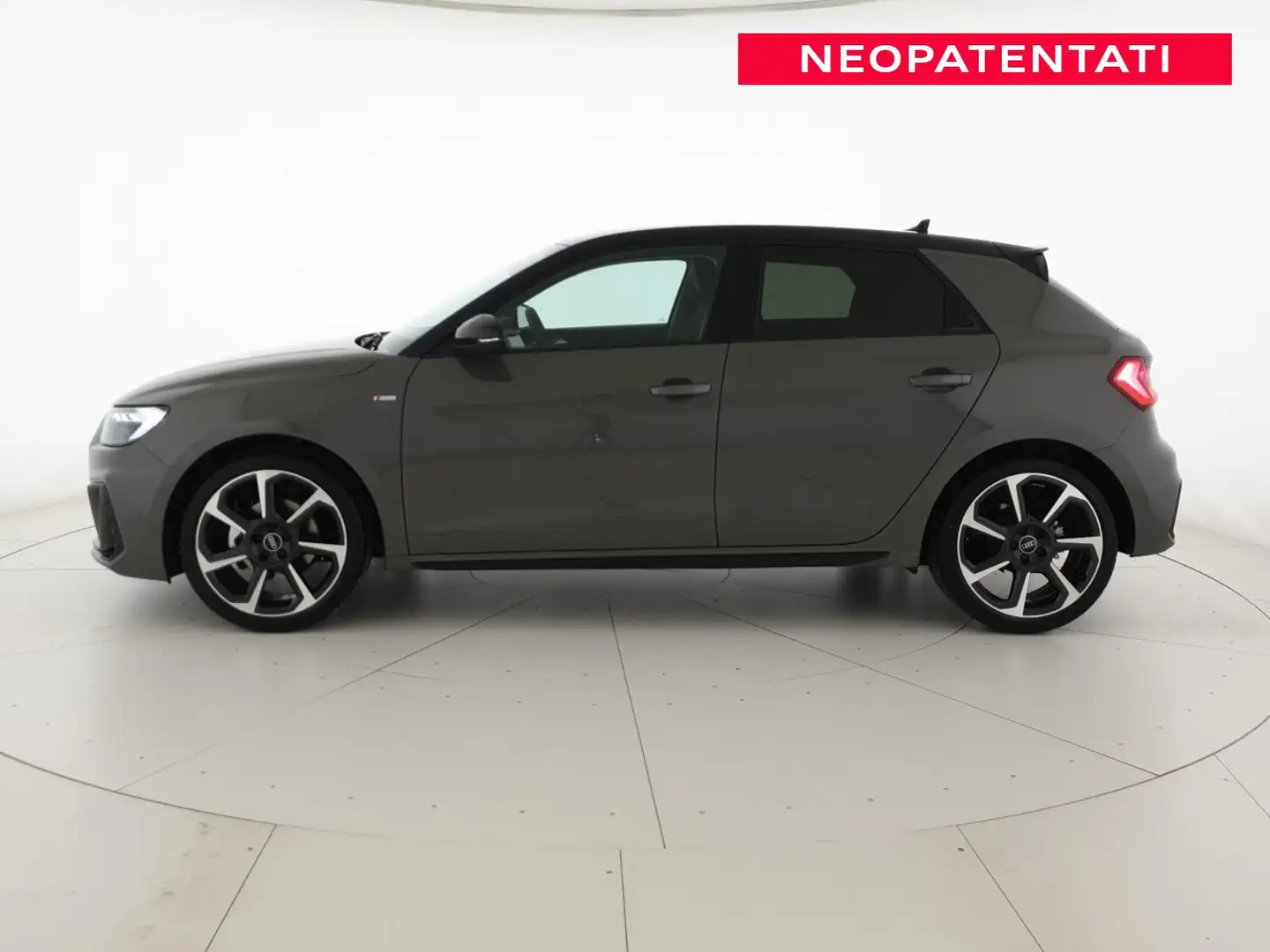 Audi A1 Sportback 30TFSI 116CV S tronic Identity Black Grigio - 2