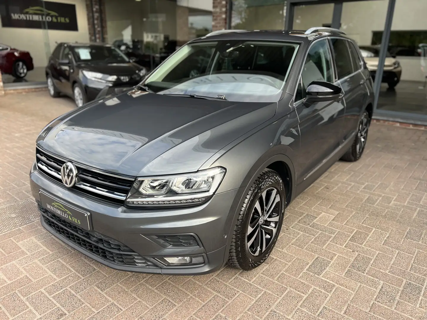 Volkswagen Tiguan Tiguan 1.5 TSI ACT IQ.Drive OPF Grau - 2
