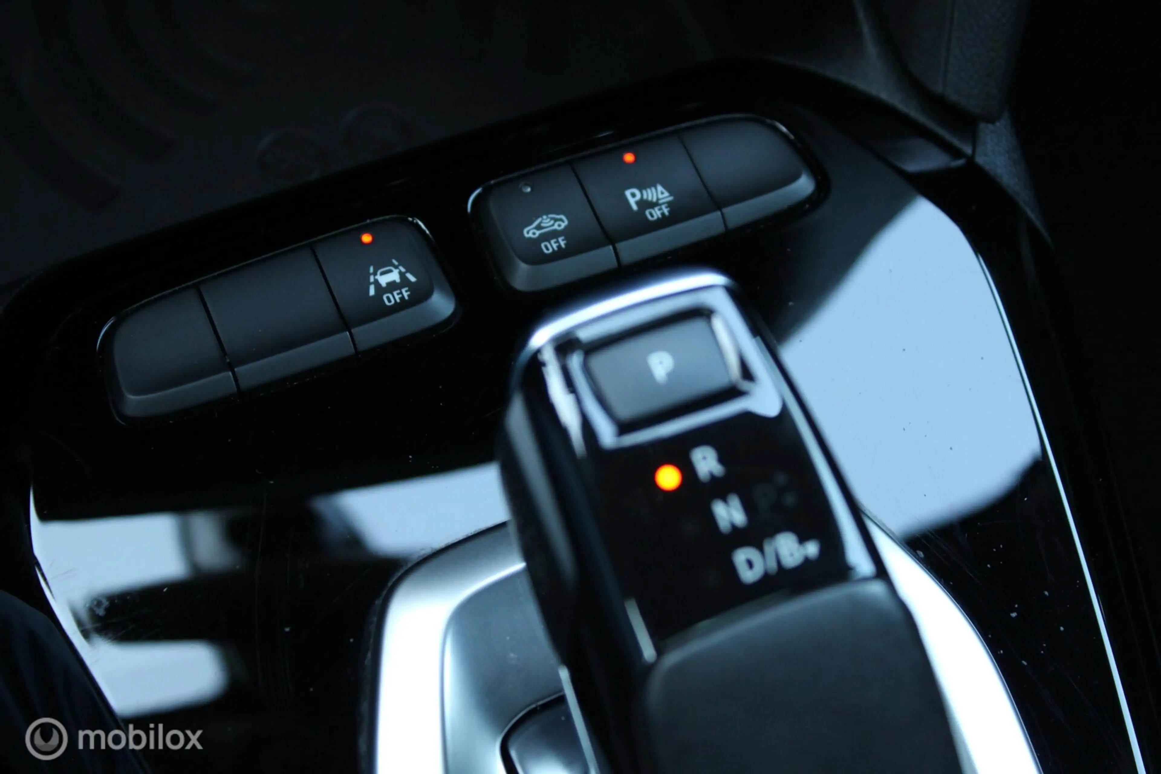 Opel Corsa-e Ultimate 50 kWh, Panoramadak, Sportstoelen, Zwart — photo 14