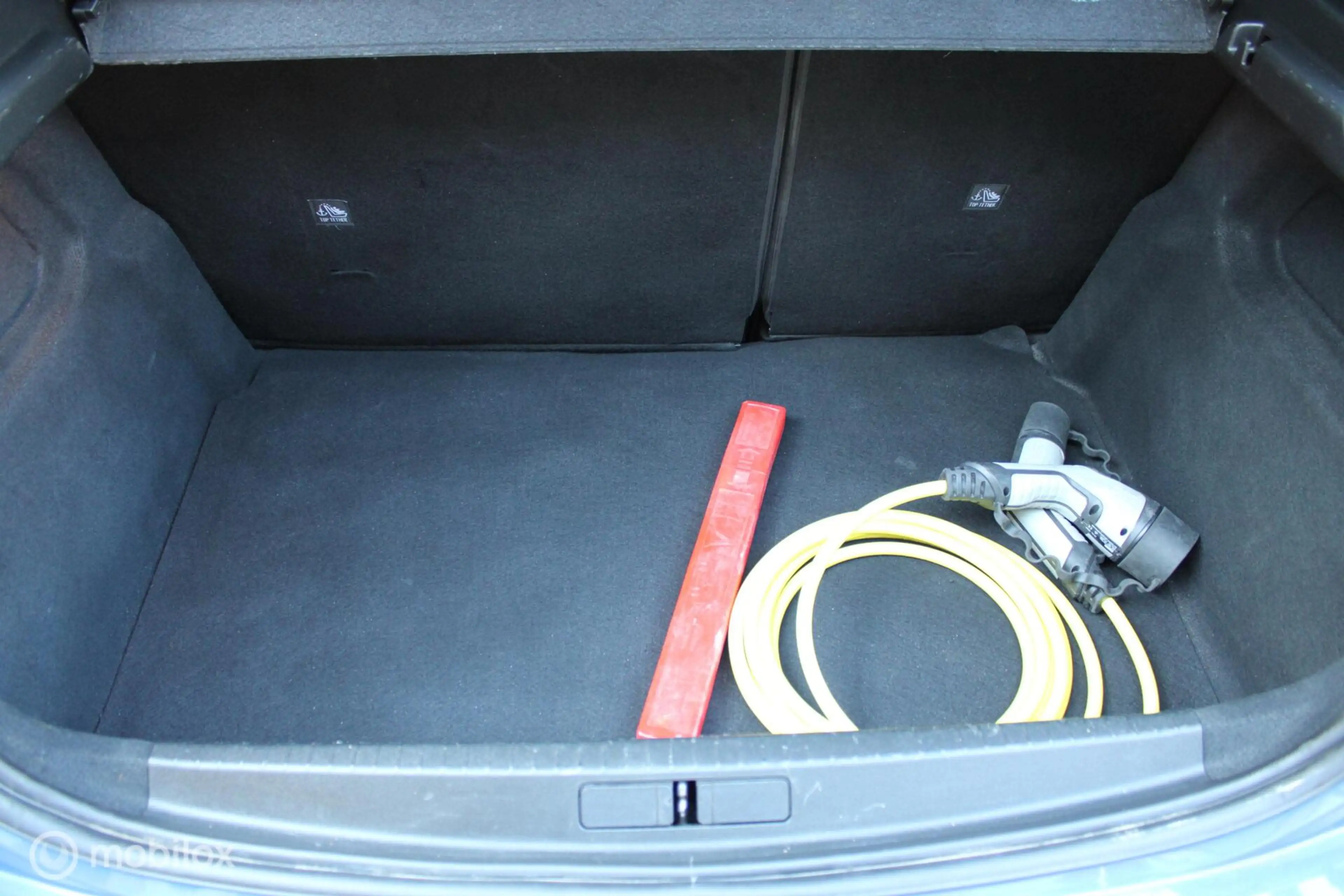 Opel Corsa-e Ultimate 50 kWh, Panoramadak, Sportstoelen, Zwart — photo 36