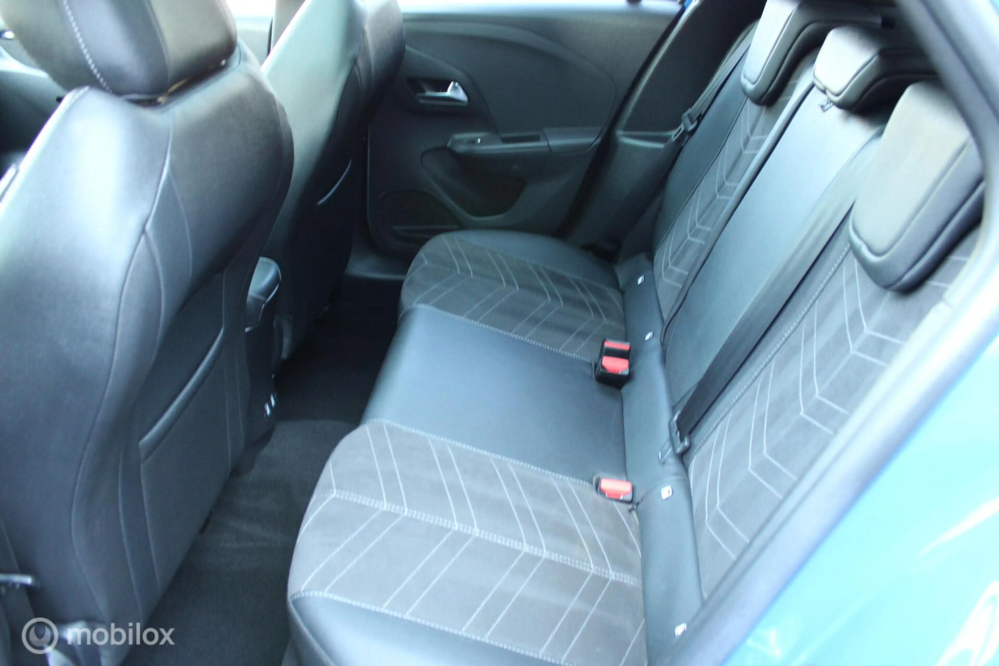 Opel Corsa-e Ultimate 50 kWh, Panoramadak, Sportstoelen, Zwart — photo 33