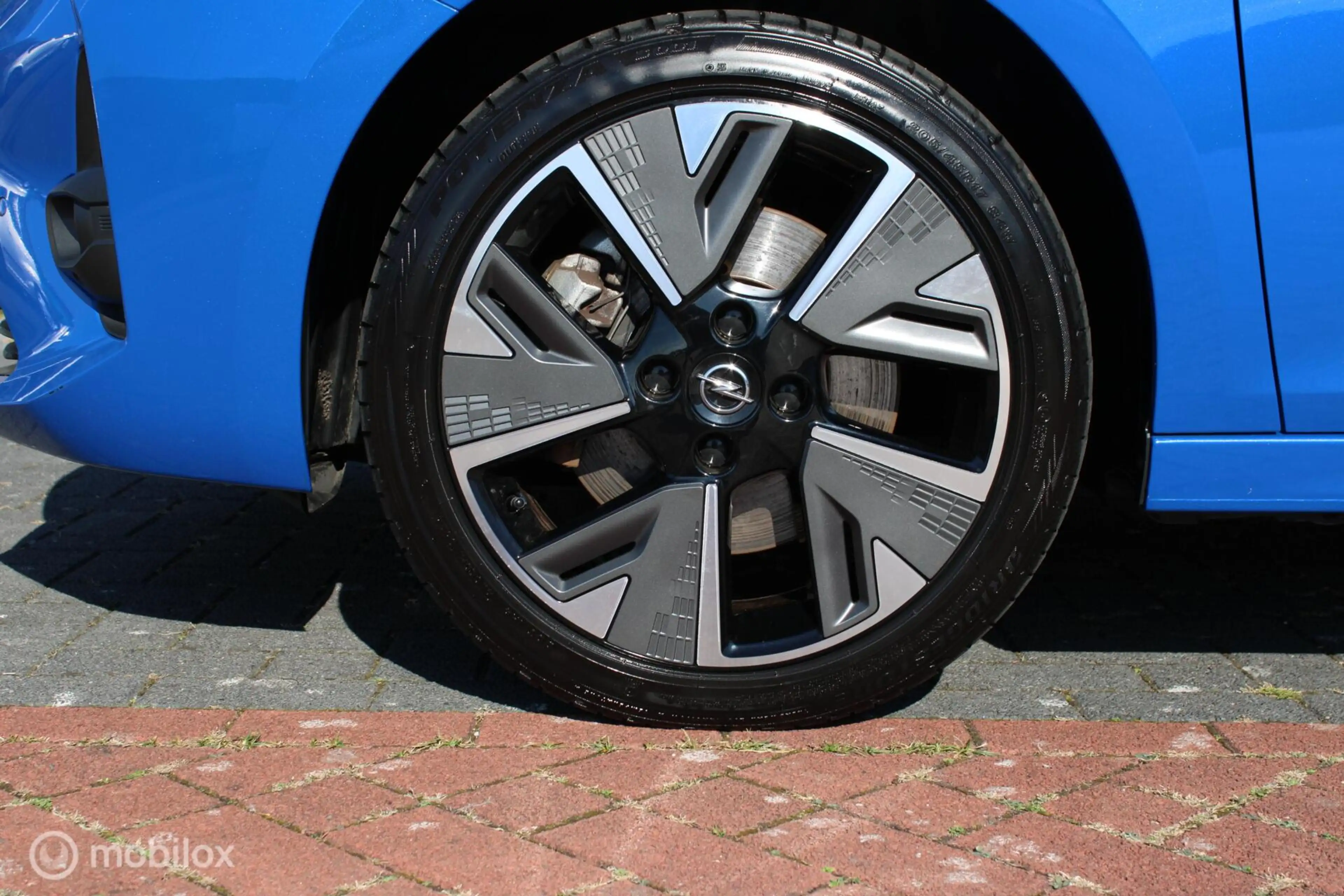 Opel Corsa-e Ultimate 50 kWh, Panoramadak, Sportstoelen, Zwart — photo 21