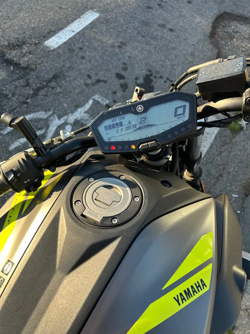 Yamaha MT-07 Grau - 1