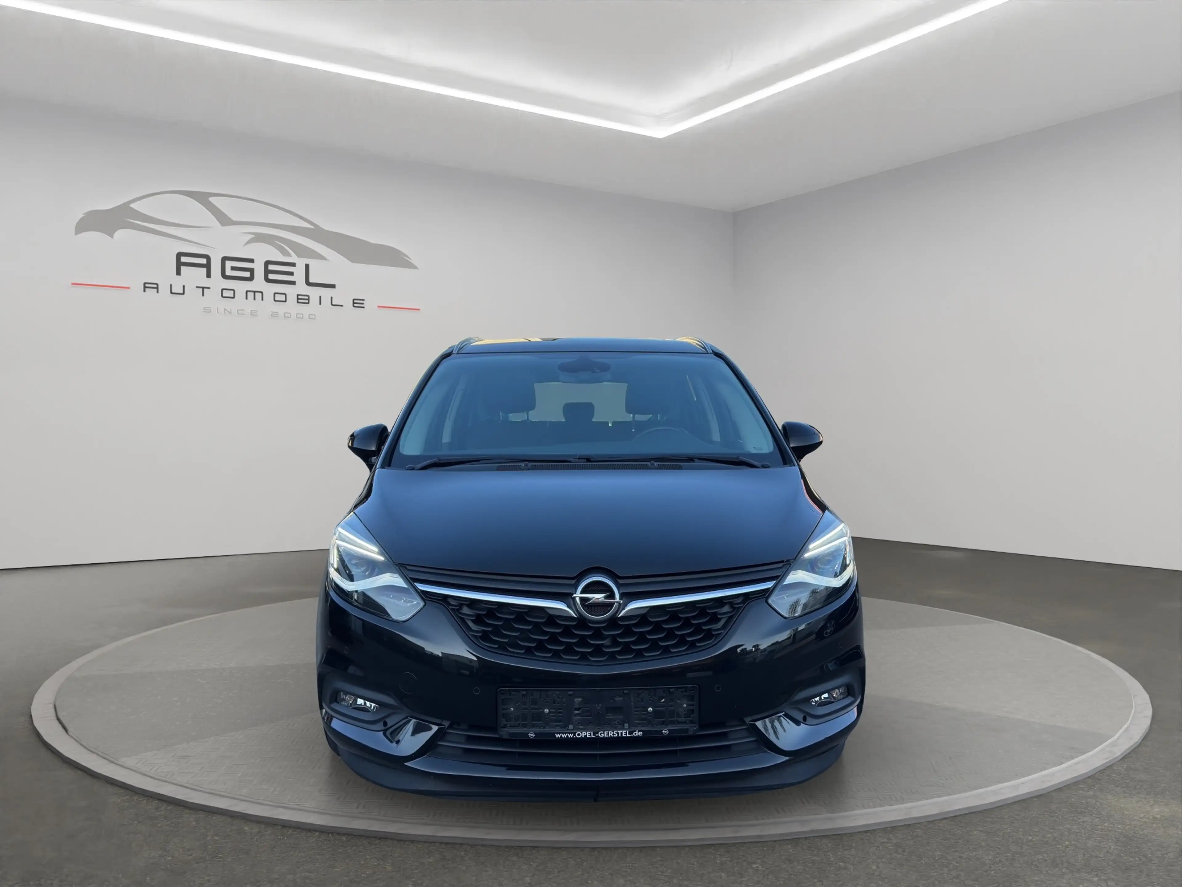 Opel Zafira Business Innovation — photo 2