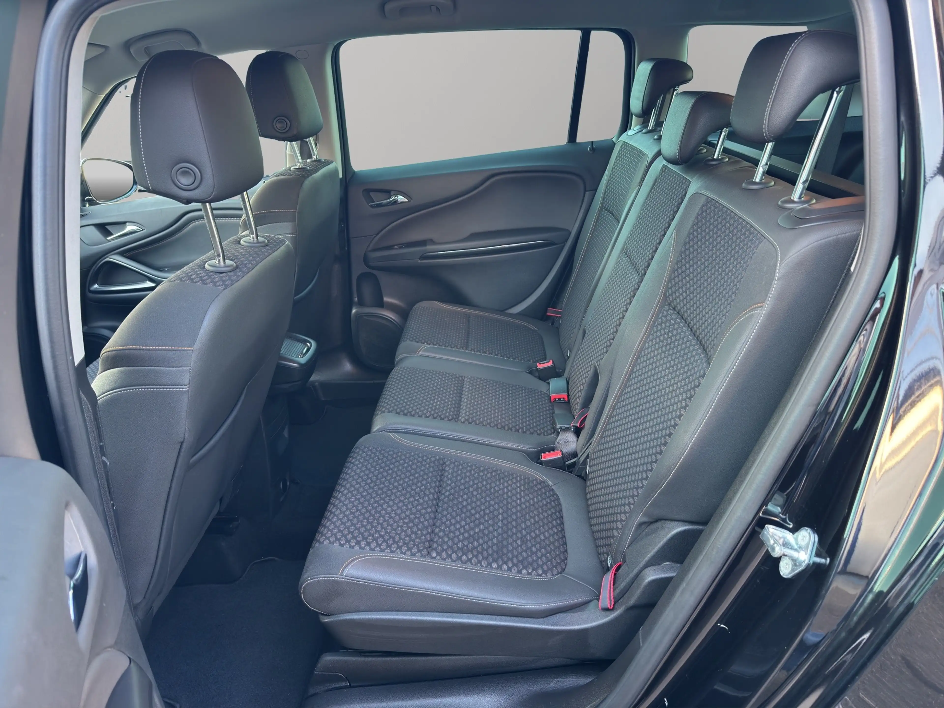 Opel Zafira Business Innovation — photo 14