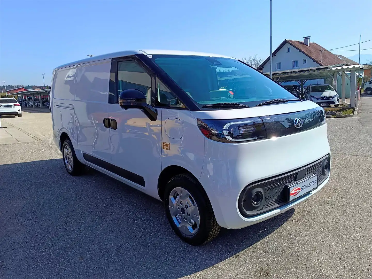 Maxus eDeliver 5 L1H1 64 kWh Weiß - 1