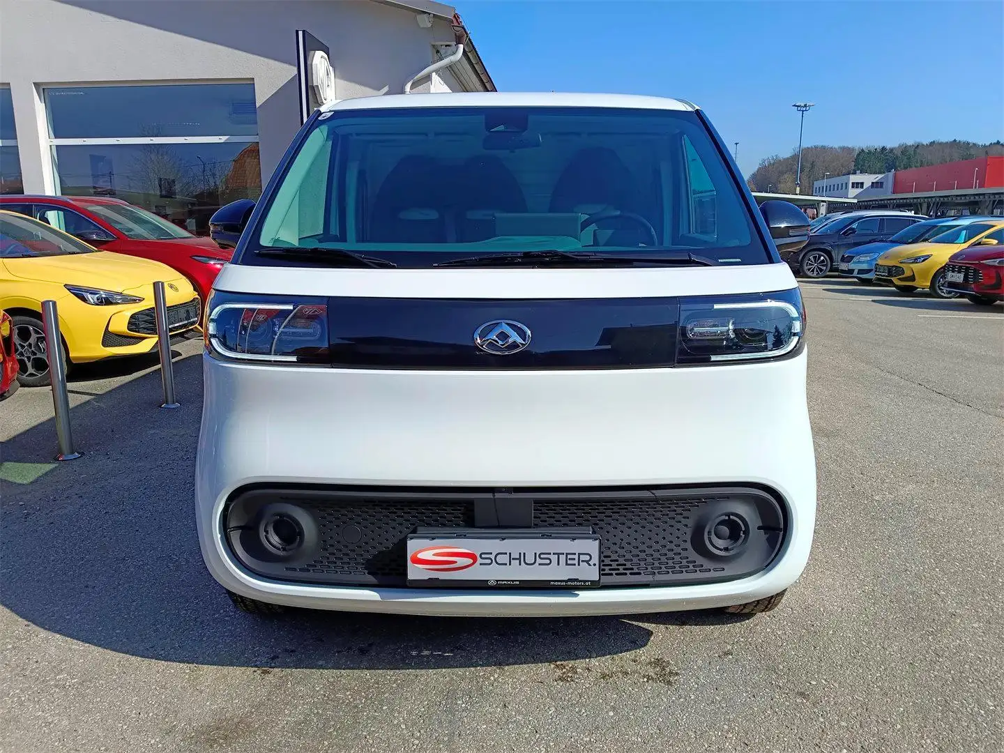 Maxus eDeliver 5 L1H1 64 kWh Weiß - 2