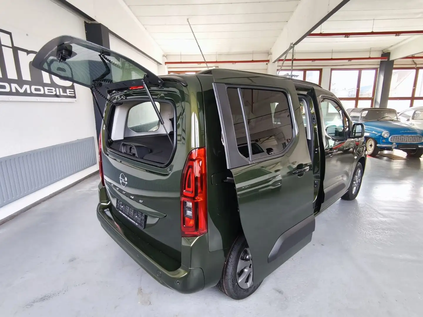 Opel Combo Life Edition-Style-LED,RFK,ALU,5 Sitze,M1 Grün - 2