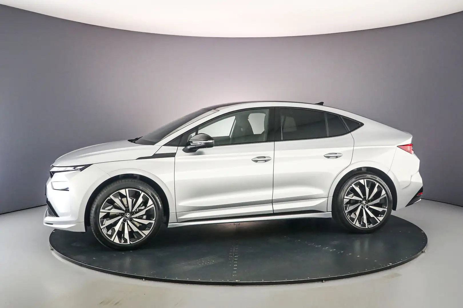 Skoda Enyaq Coupe Elektromotor 82 kWh 286pk Sportline Grijs - 2