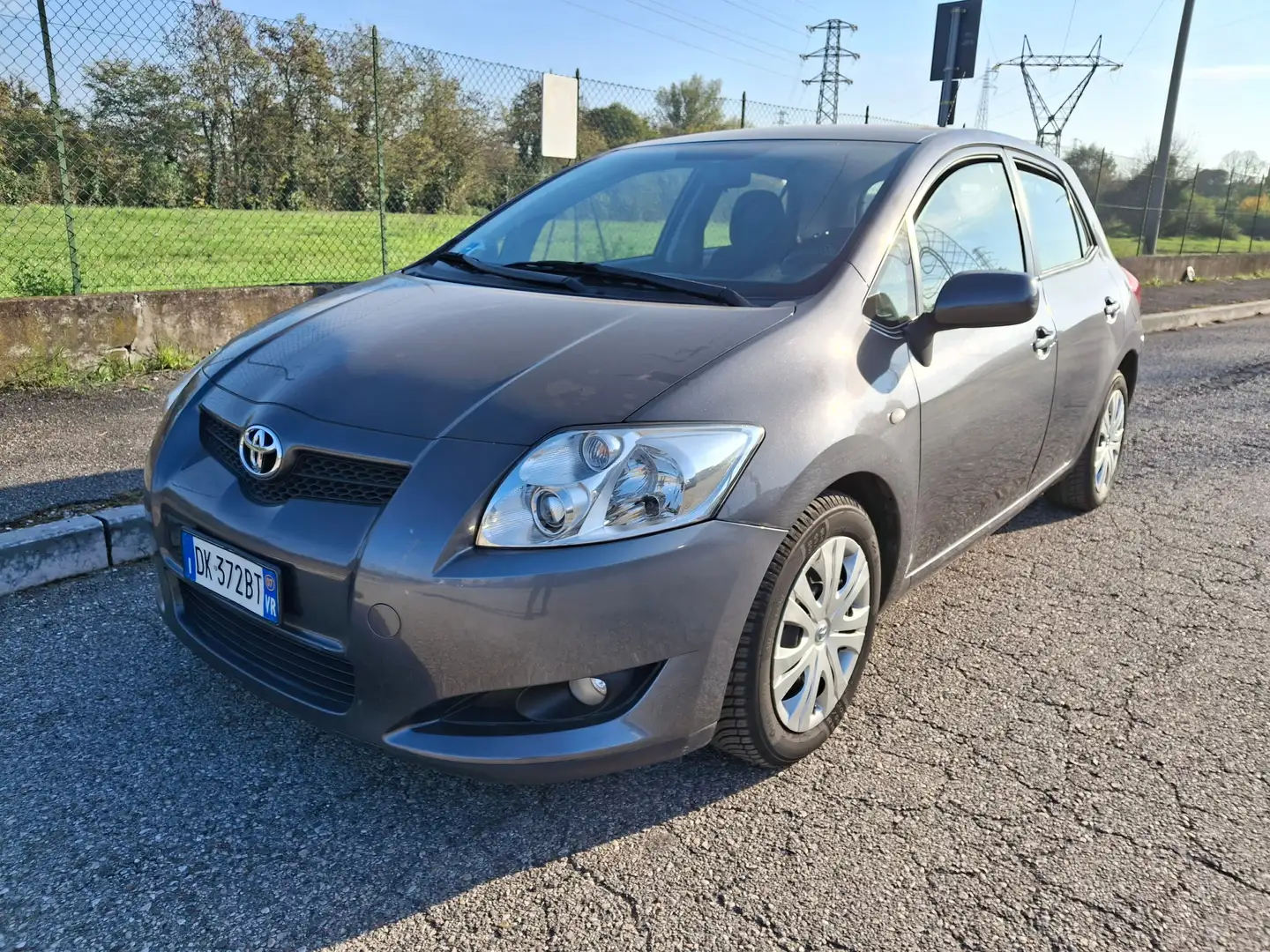 Toyota Auris Auris I 2007 5p 1.4 d-4d Gris - 1