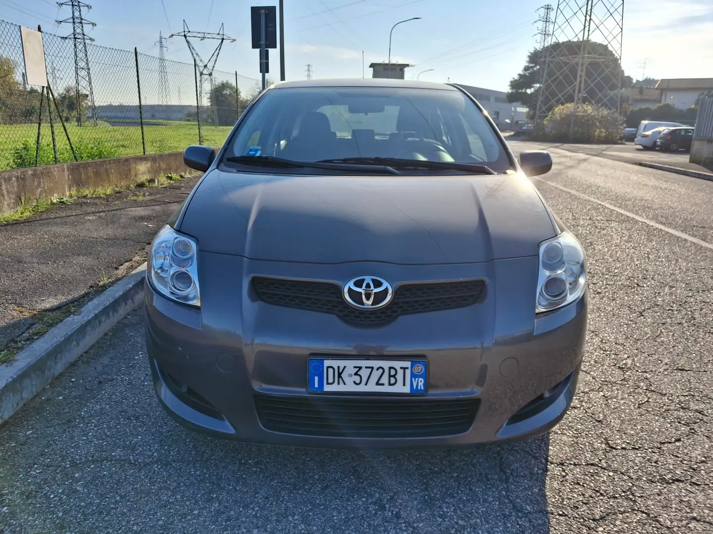Toyota Auris Auris I 2007 5p 1.4 d-4d Gris - 2