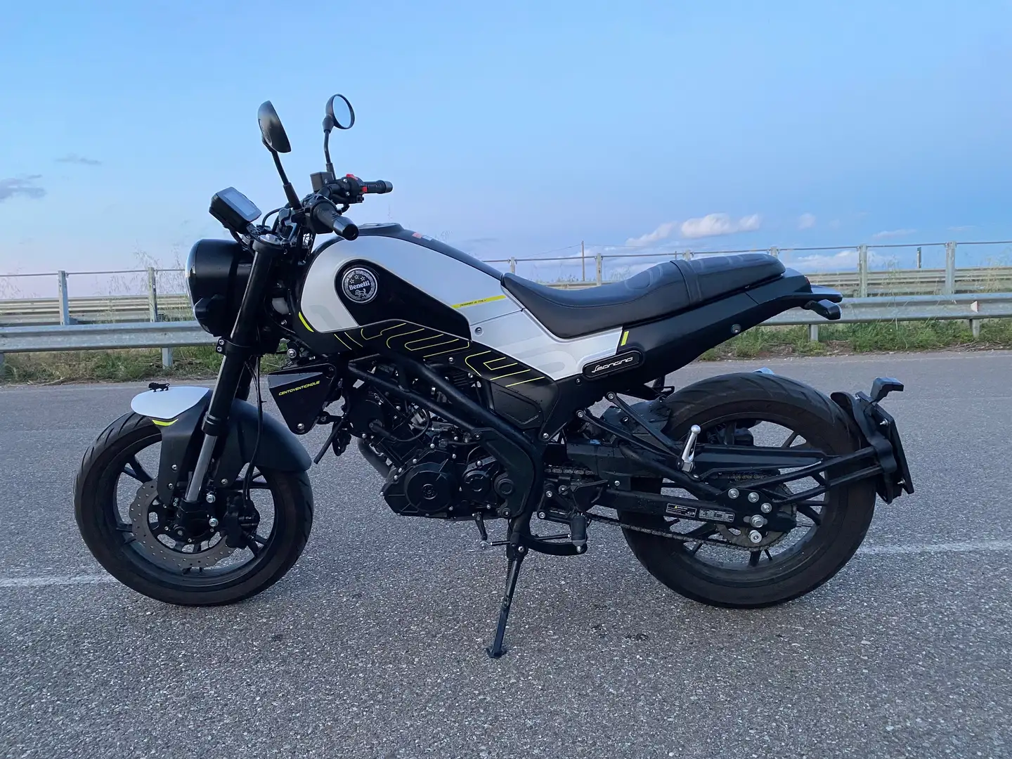 Benelli Leoncino Fehér - 1