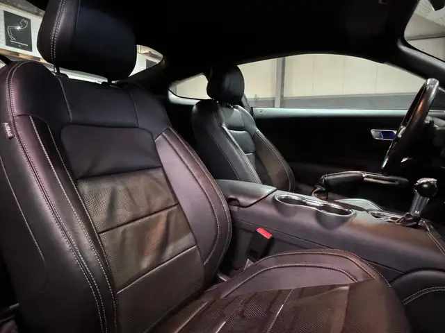 Ford Mustang view 7