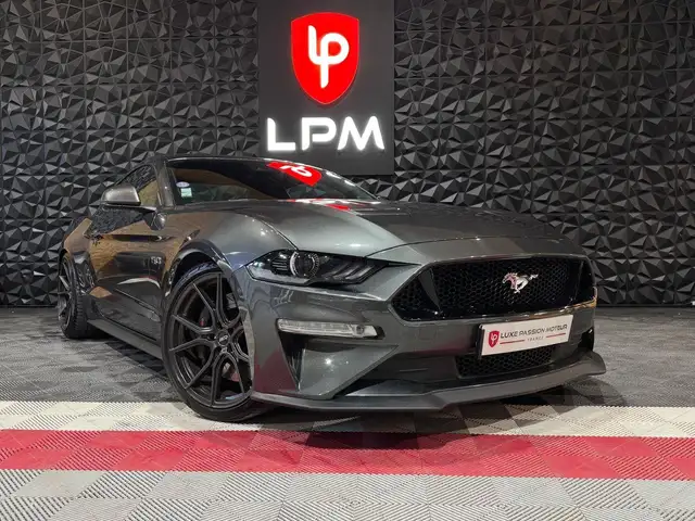 Ford Mustang view 2