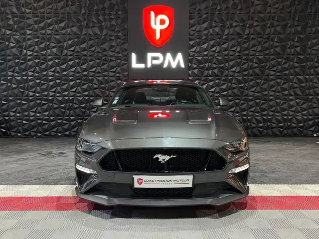 Ford Mustang view 6