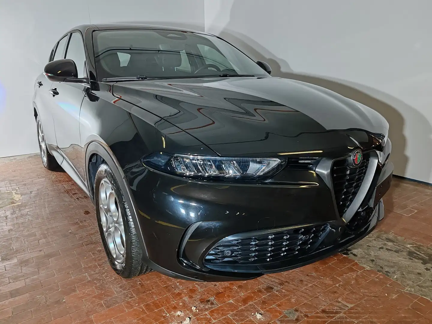 Alfa Romeo Tonale 1.6d 130cv Sprint TCT6 Navi+Led Matrix+Camera+R18 Schwarz - 1