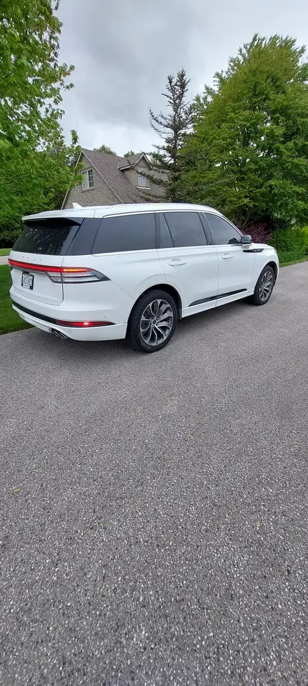 Lincoln Aviator снимка Lincoln Aviator