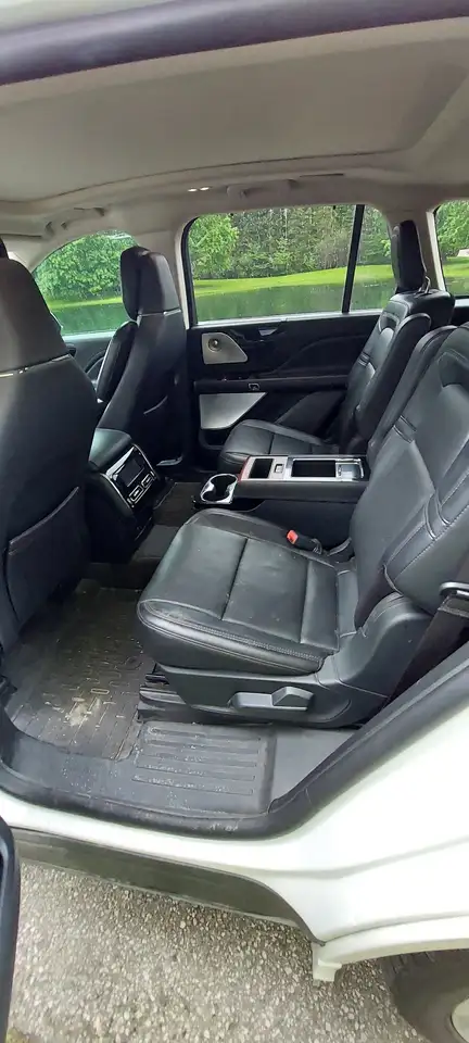 Lincoln Aviator снимка Lincoln Aviator