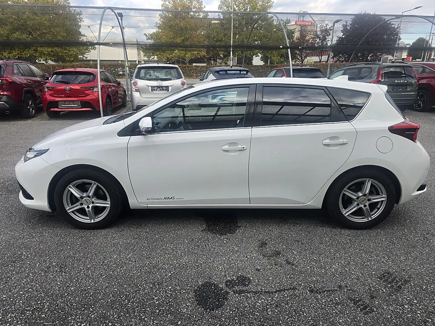 Toyota Auris 1,33 dVVT-i Active Weiß - 2