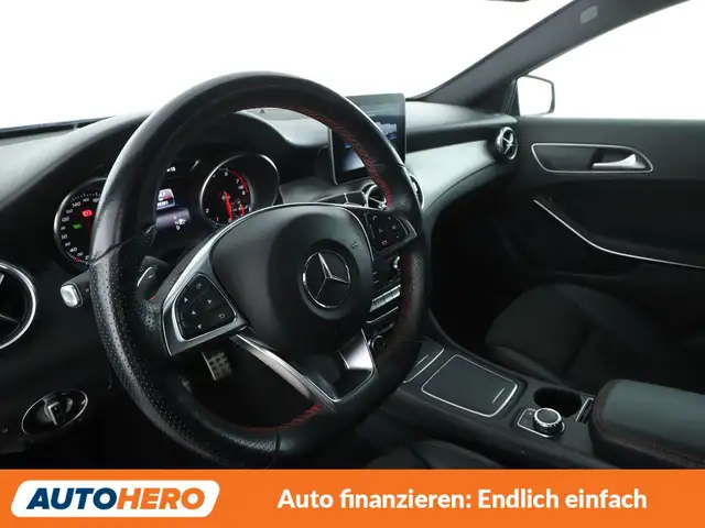 Mercedes-Benz Gla view 11