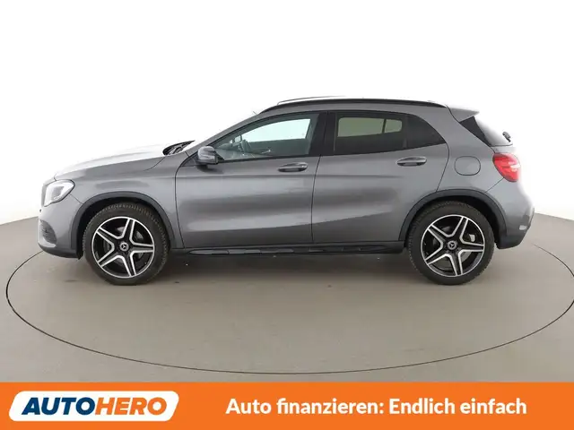 Mercedes-Benz Gla view 3
