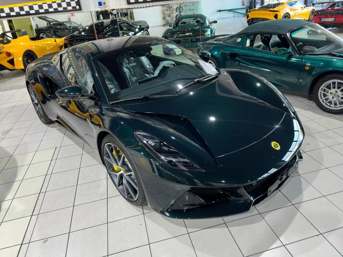 Lotus Emira V6 First Edition Green - 1