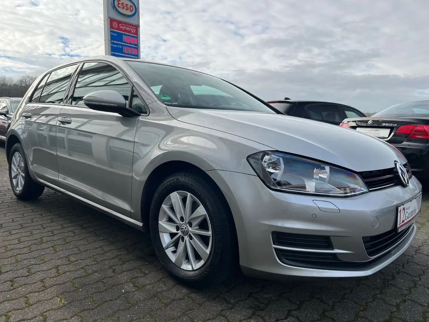 Volkswagen Golf VII  1.2*KLIMAAU-*SHZ*TEMPO*ALU* Silber - 1