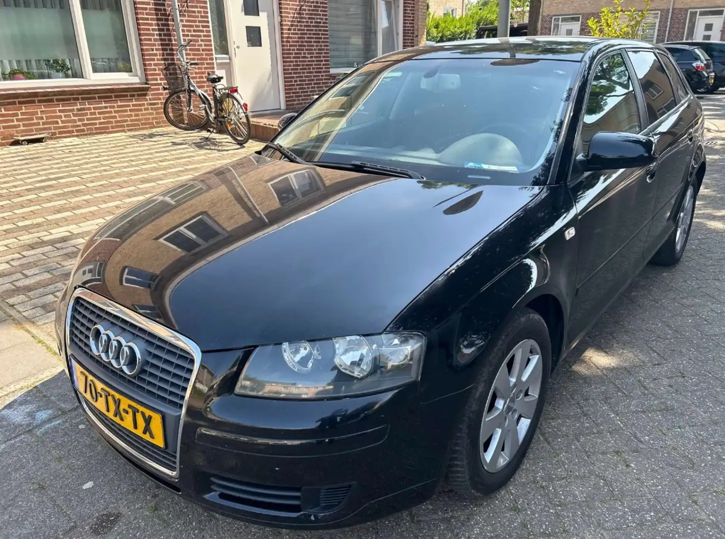 Audi A3 1.8 TFSI Ambiente Zwart - 1