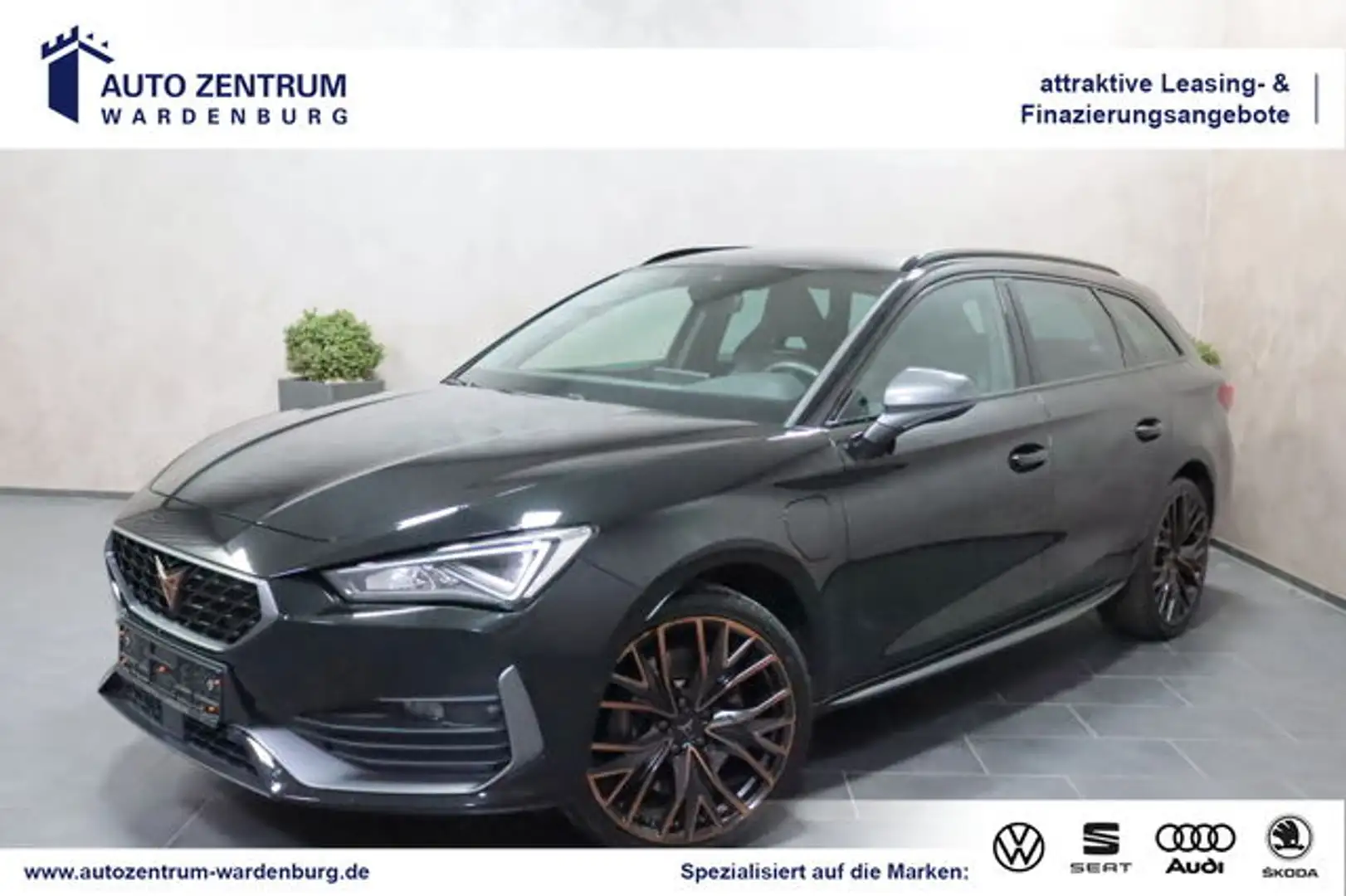 CUPRA Leon Sportstourer e-HYBRID KAMERA VIRTUAL LEDER Černá - 1