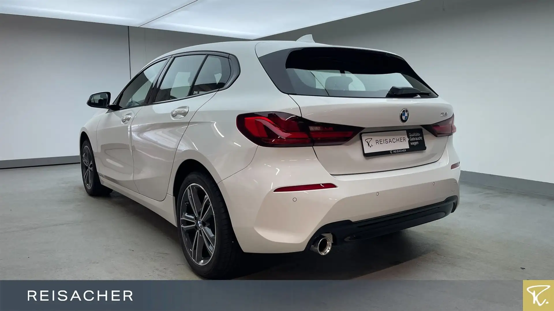 BMW 118 i Sport-Line LCProf Keyless DLS adaptLED FLA Weiß - 2