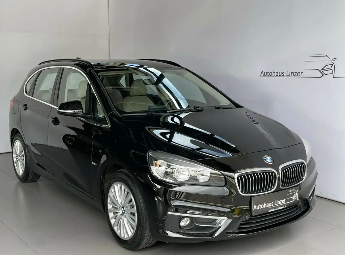 BMW 218 i Aut. *ParkAssist*AmbientB*LEDER*Navi*SitzH* Schwarz - 1