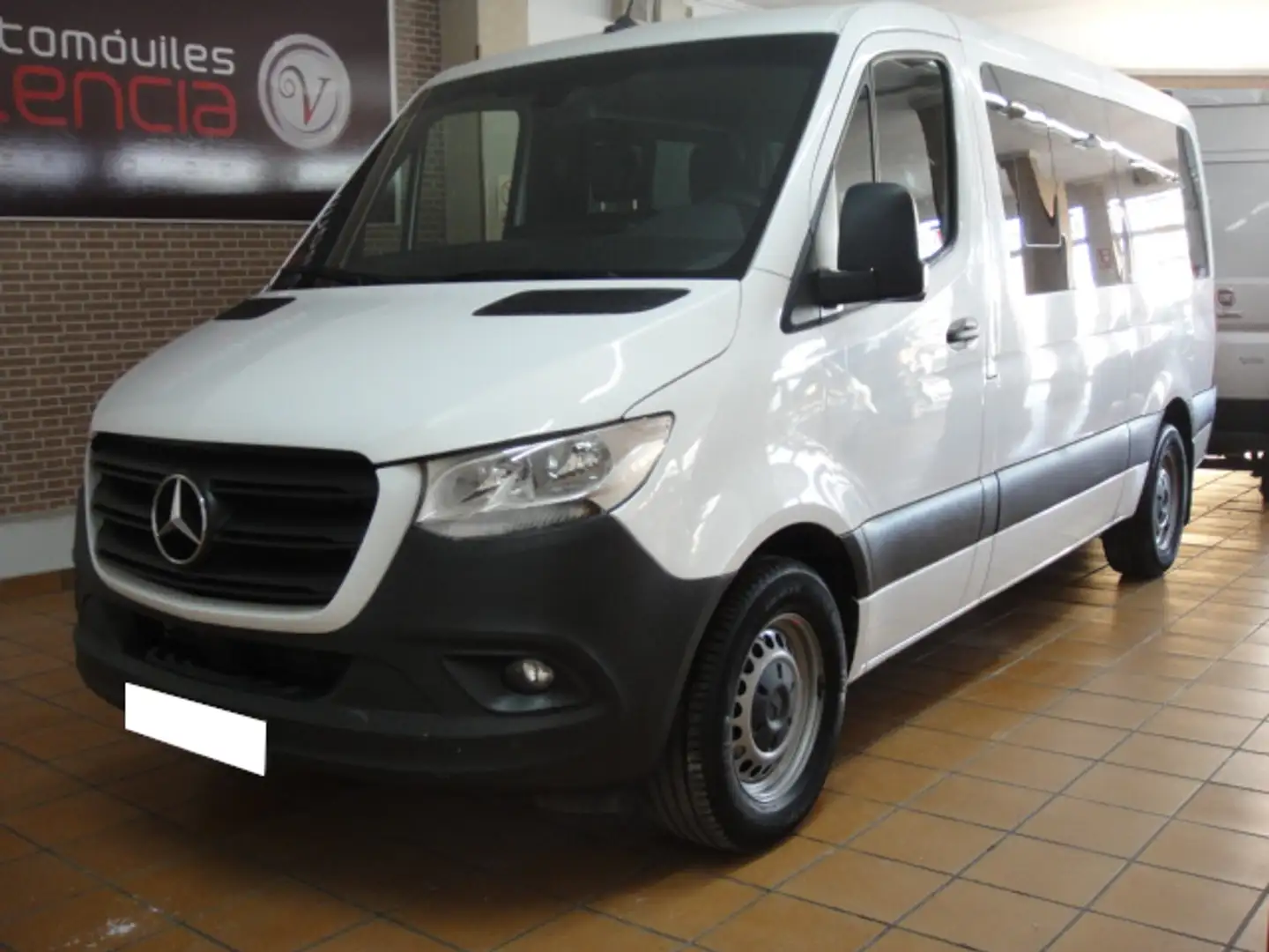 Mercedes-Benz Sprinter Tourer 311CDI Compacto tT Wit - 1