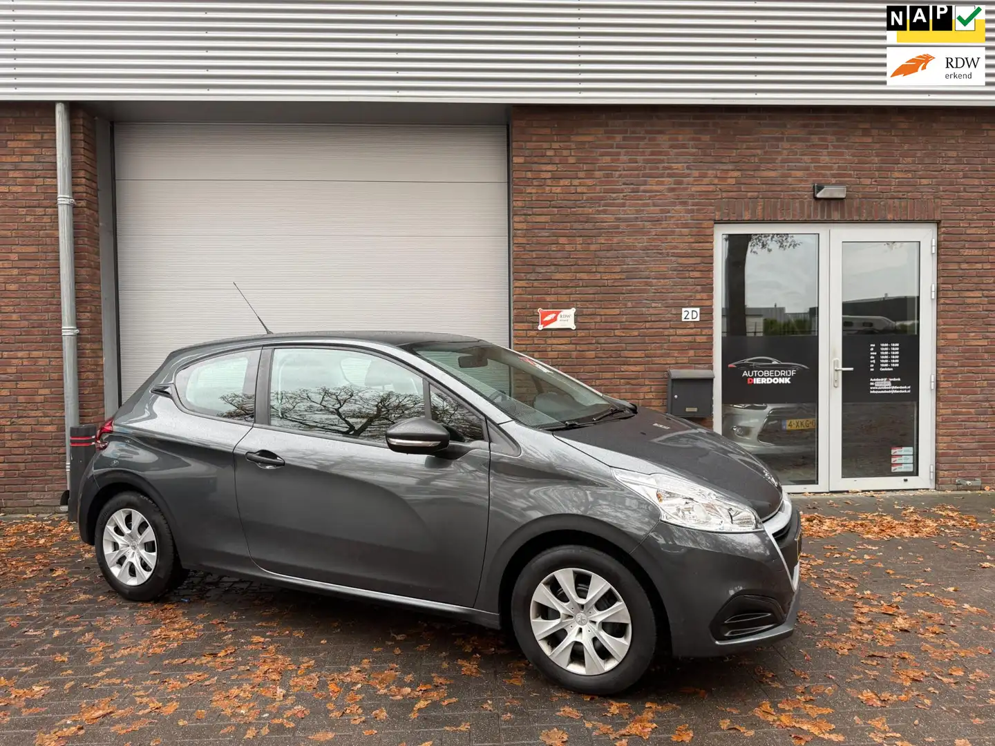 Peugeot 208 1.2 PureTech Access|APPLE CARPLAY|NIEUWE APK Gris - 1