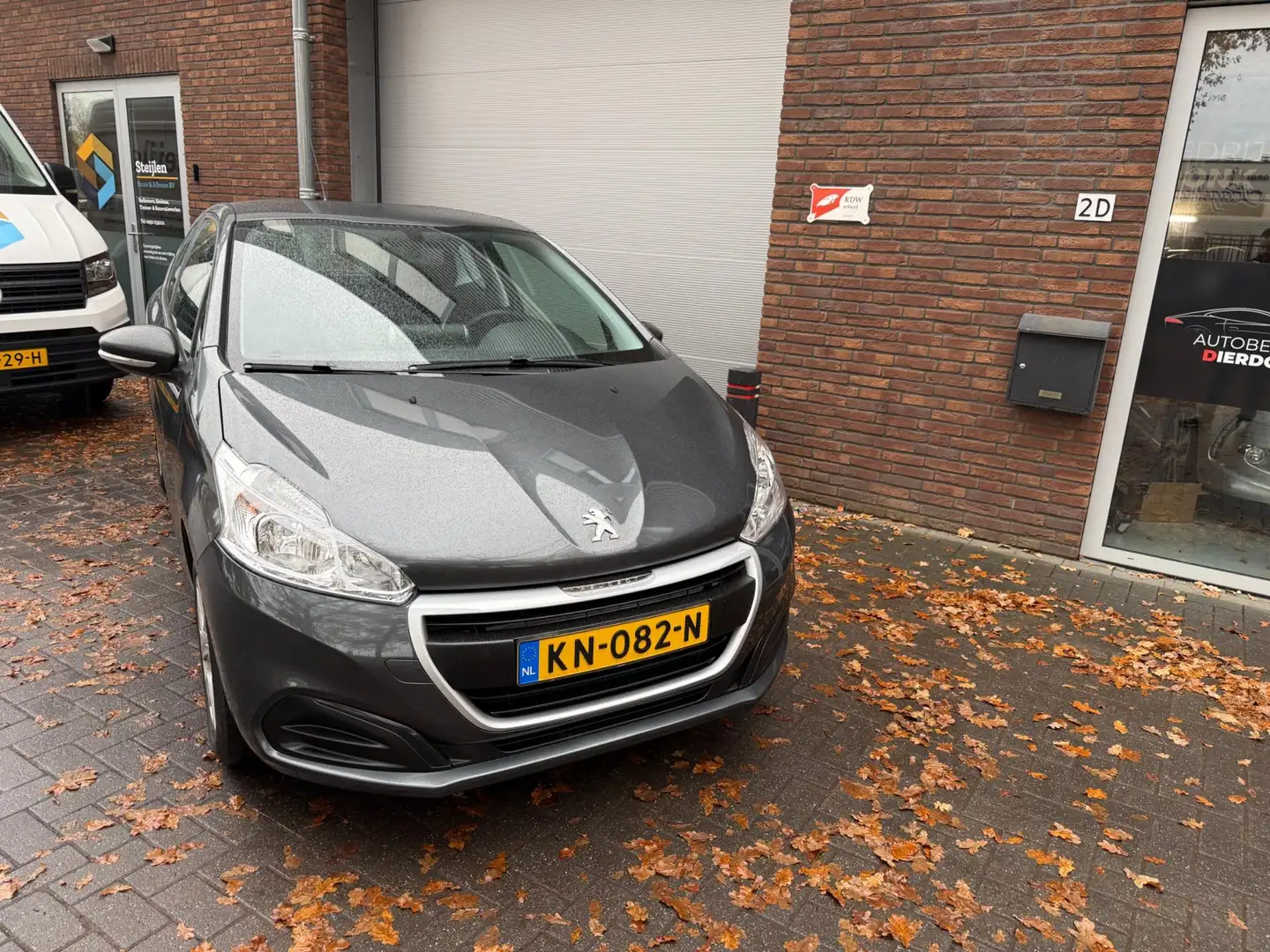 Peugeot 208 1.2 PureTech Access|APPLE CARPLAY|NIEUWE APK Gris - 2