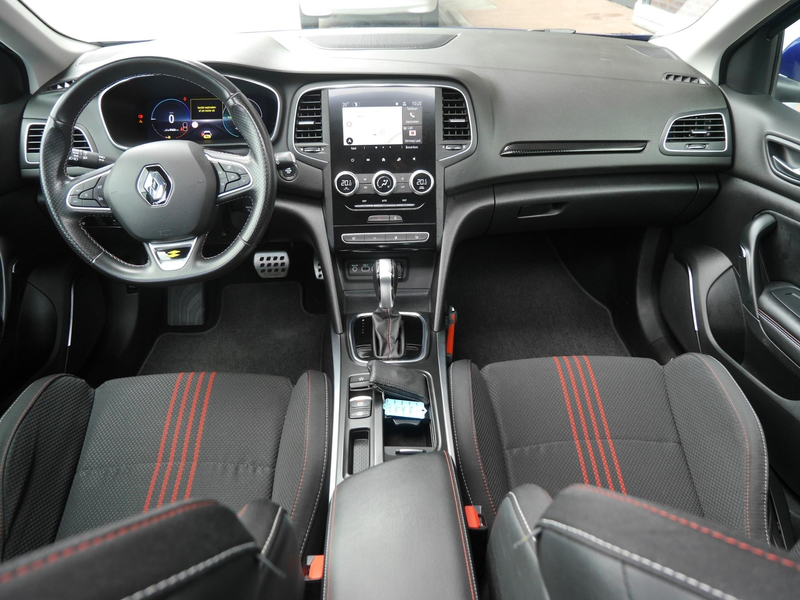 Renault Megane E-Tech Estate 1.6 Plug-In Hybrid 160 R.S. Line | Panoramd — photo 11