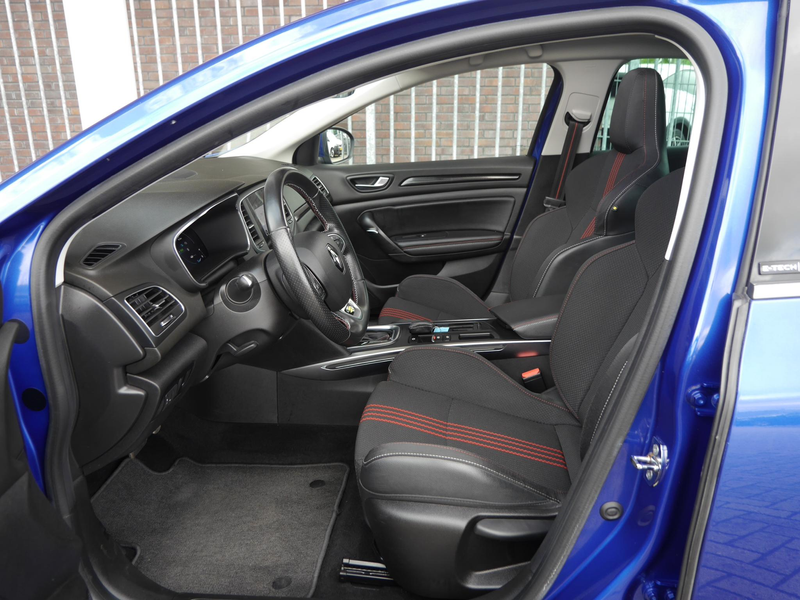 Renault Megane E-Tech Estate 1.6 Plug-In Hybrid 160 R.S. Line | Panoramd — photo 7
