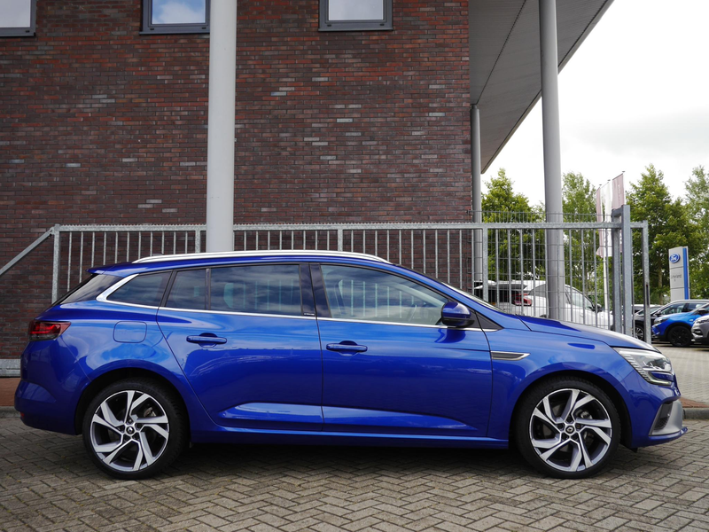 Renault Megane E-Tech Estate 1.6 Plug-In Hybrid 160 R.S. Line | Panoramd — photo 2