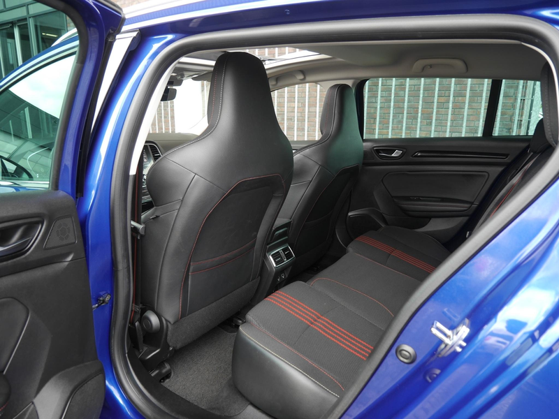 Renault Megane E-Tech Estate 1.6 Plug-In Hybrid 160 R.S. Line | Panoramd — photo 8