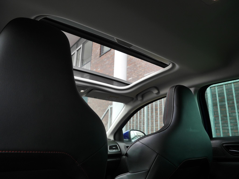 Renault Megane E-Tech Estate 1.6 Plug-In Hybrid 160 R.S. Line | Panoramd — photo 10