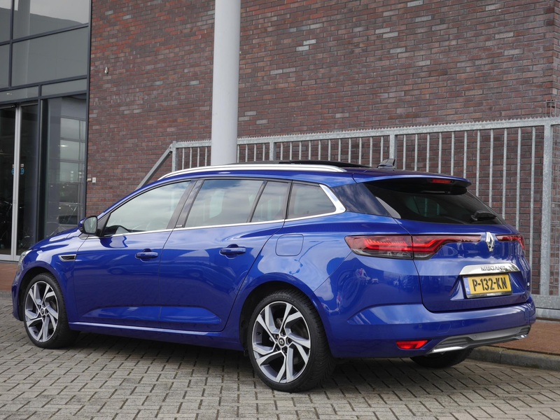 Renault Megane E-Tech Estate 1.6 Plug-In Hybrid 160 R.S. Line | Panoramd — photo 4