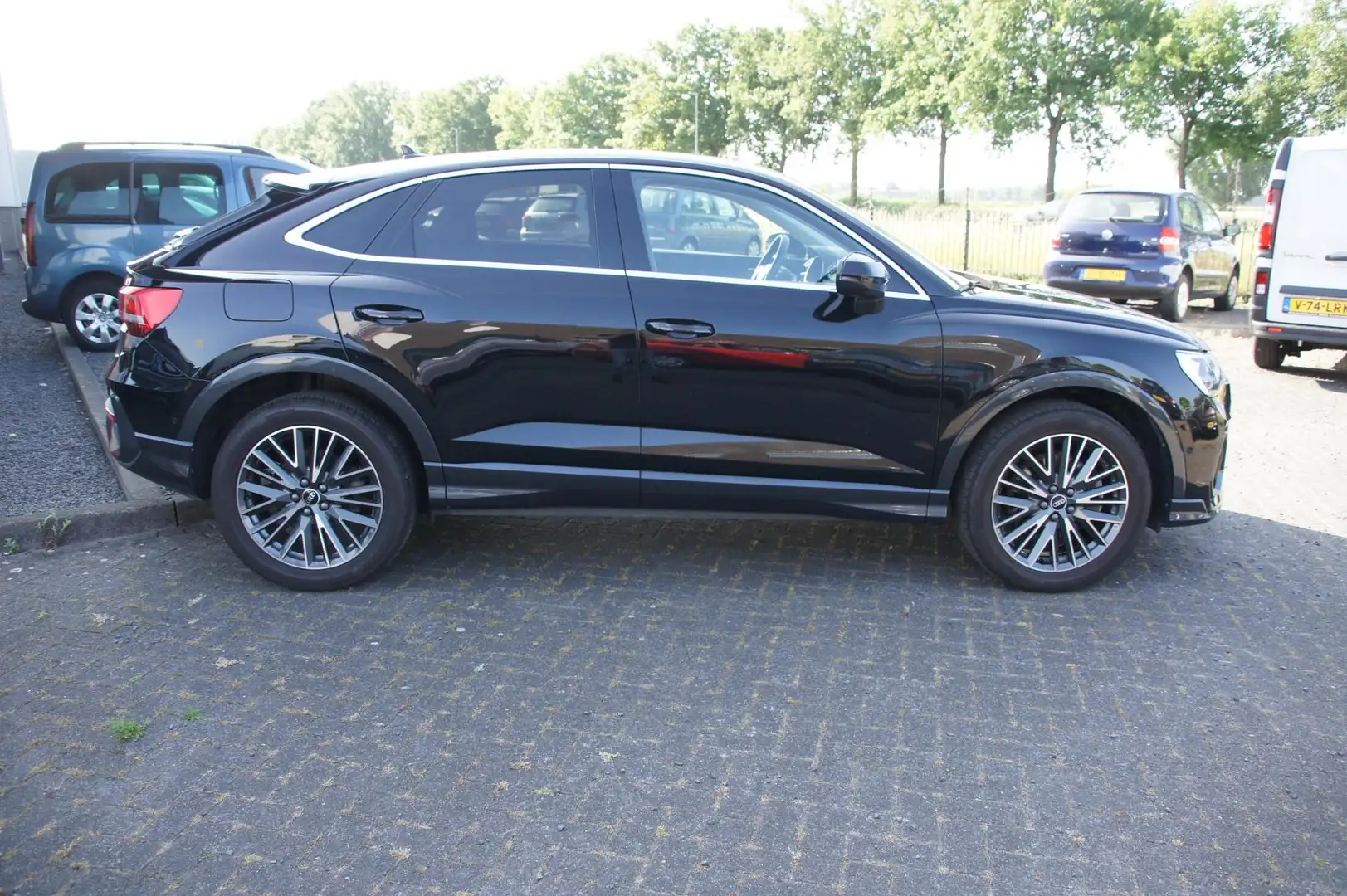 Audi Q3 Sportback 45 TFSI e Advanced Edition Noir - 2