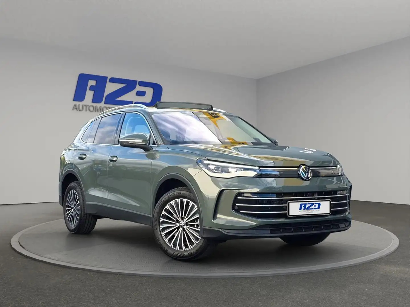 Volkswagen Tiguan TDI 4Mo STNDHZ AHK PANO A-LEDER 360° H&K Grün - 2