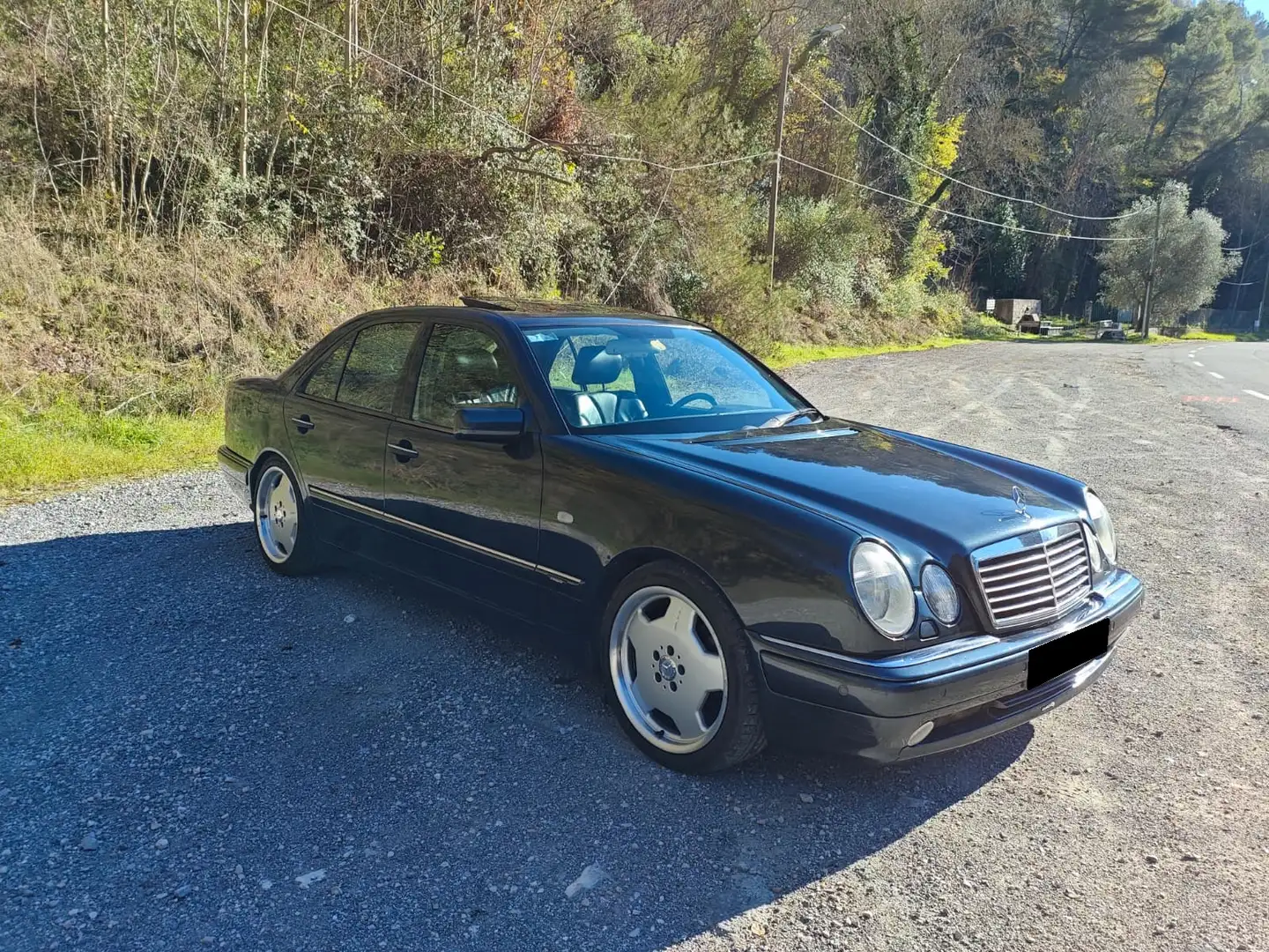 Mercedes-Benz E 50 AMG Niebieski - 2